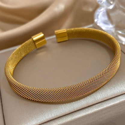 Mesh handcuff