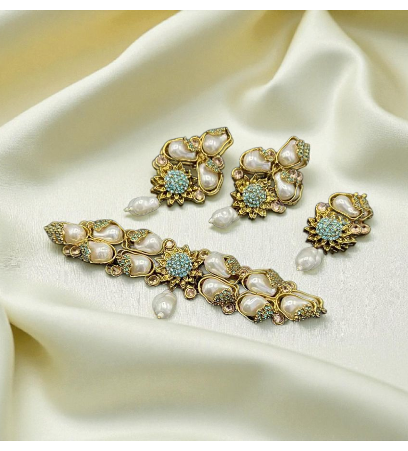 Elegant turkish set