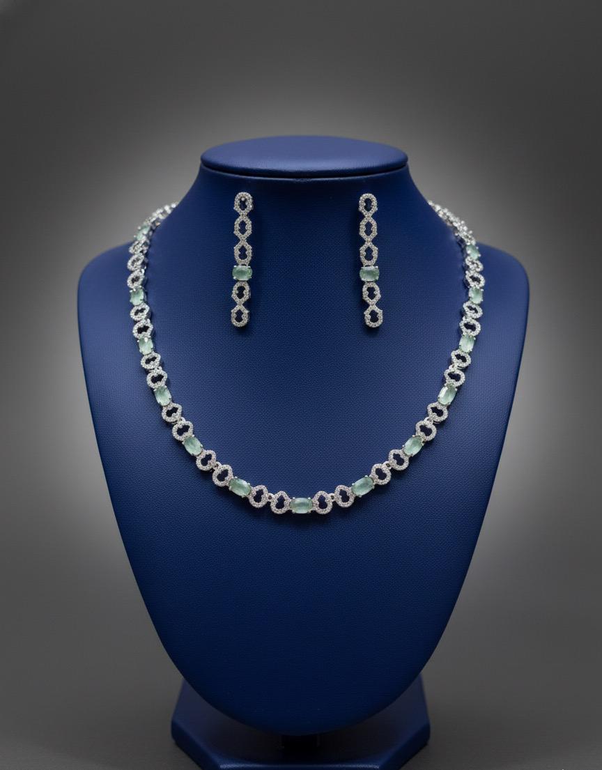 Minimal American diamond style set