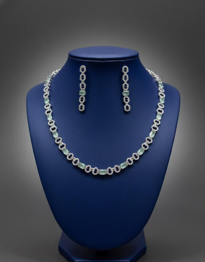Minimal American diamond style set